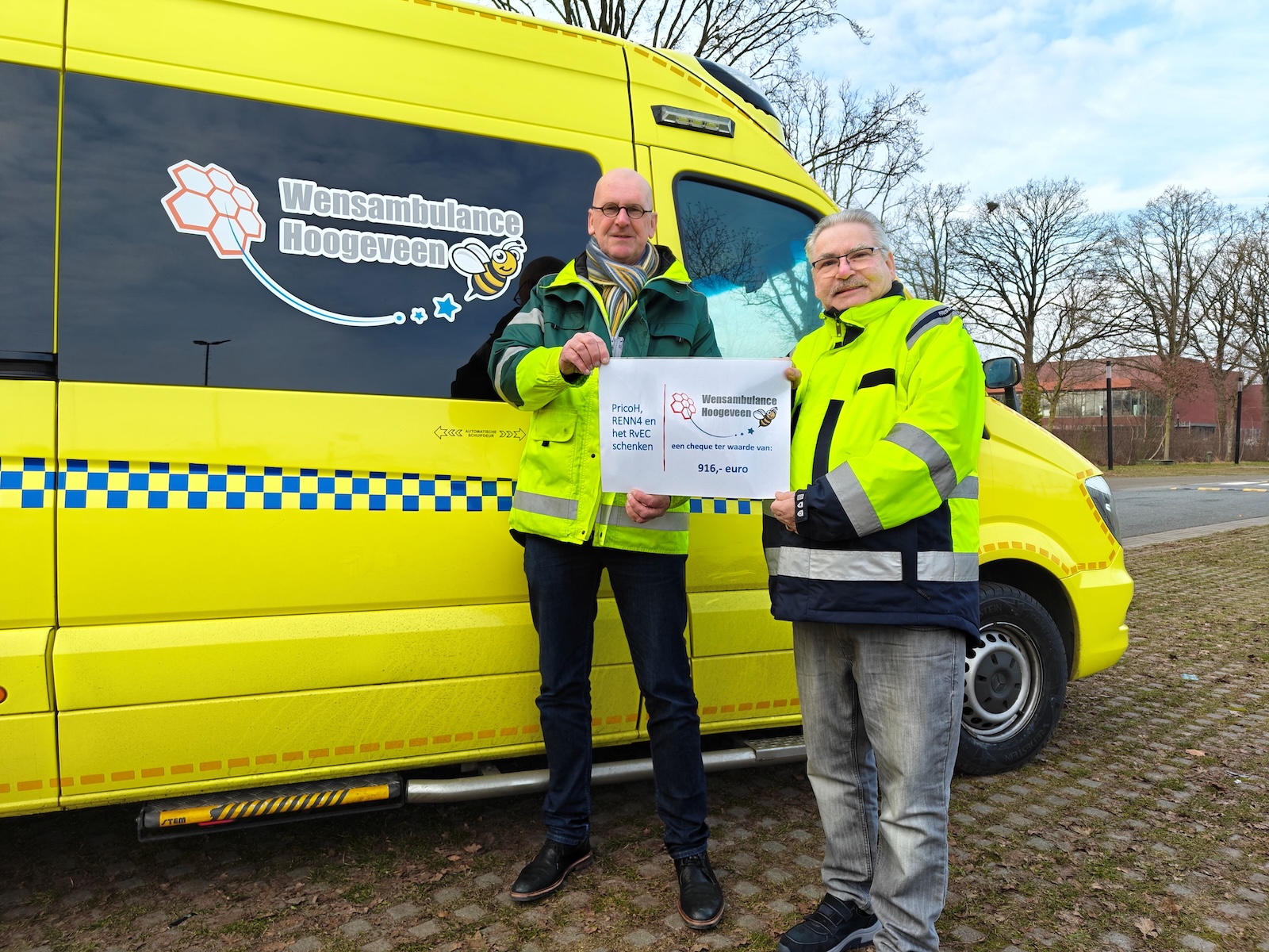 Scholen steunen Wensambulance Hoogeveen met opbrengst kerstmarkt